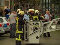 2 Denkmalkletterer hielten Feuerwehr und Polizei in Trapp Koeln Heumarkt P210